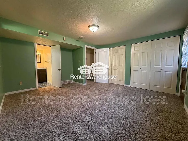 1215 Cummins Pkwy — Photo 9