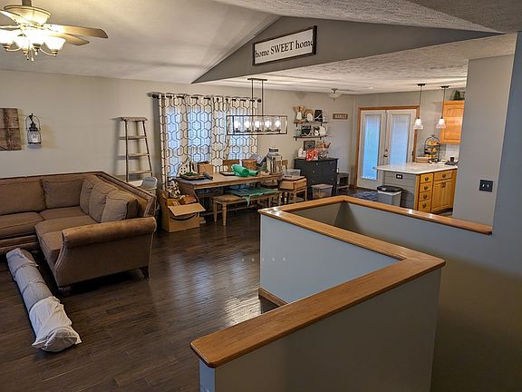 2nd image of 1212 Sierra Dr