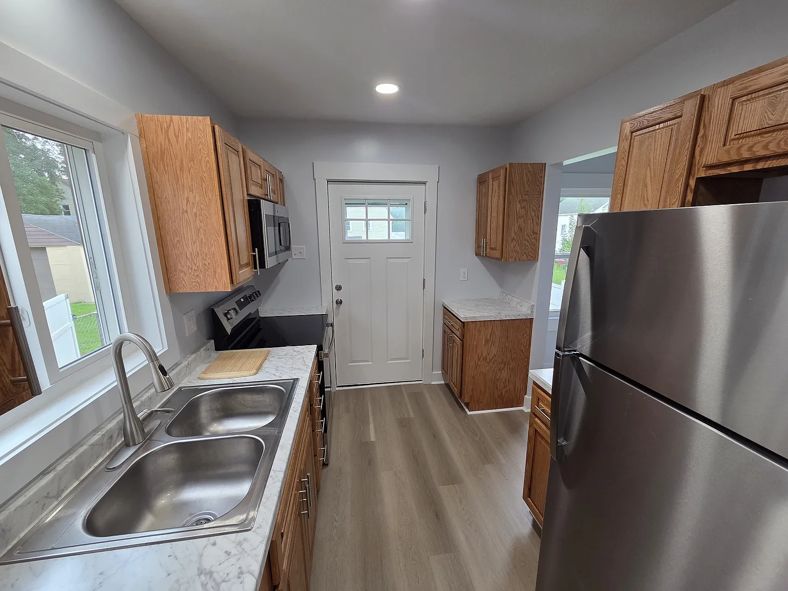 2 bed, 1200 sqft, $1,300 — Photo 4