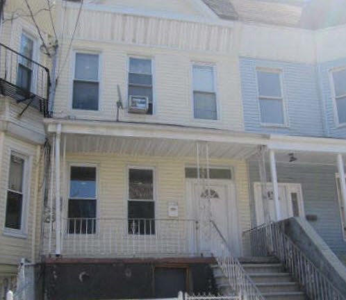 5th image of 1366 Teller Ave