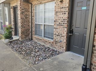 4002 W Pioneer Dr, Irving, TX 75061