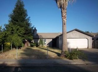 1271 N Virginia Ave, Farmersville, CA 93223