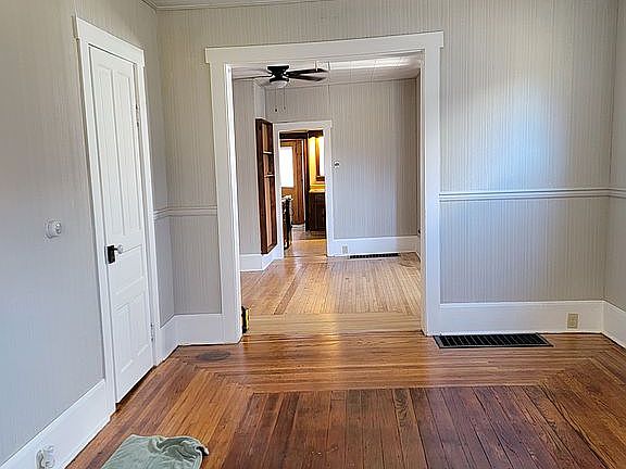 4th image of 520 Green St