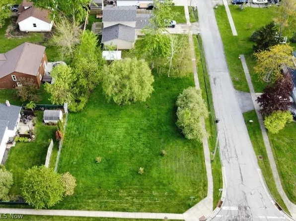 Pasadena Ave, Sheffield Lake, OH 44054