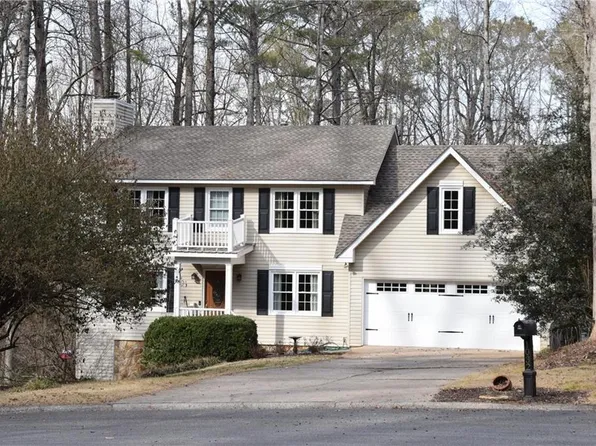 1032 Laurel Lake Dr, Ball Ground, GA 30107
