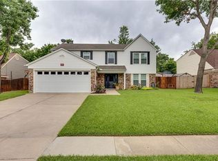 200 Wooddale Dr, Euless, TX 76039