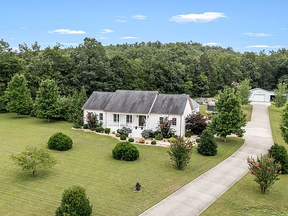5th image of 2376 Fairfield Pike