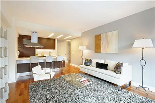 Sold by Warburg | media 16