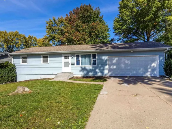 2418 W 43rd St, Davenport, IA 52806