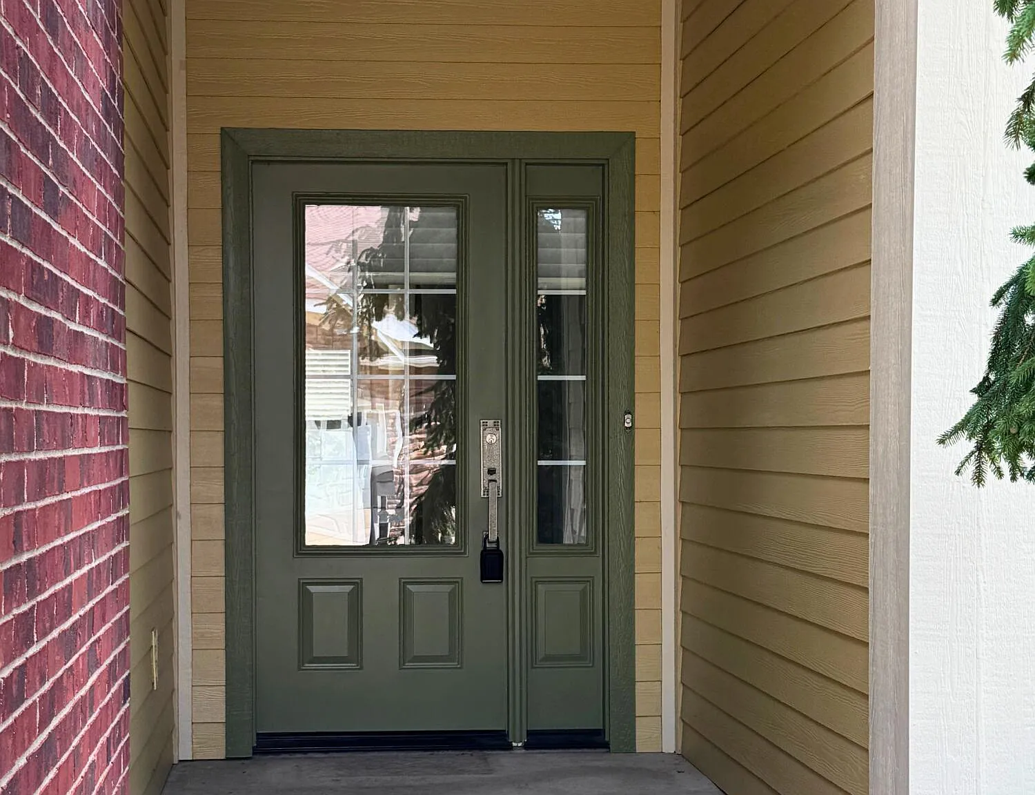 4 bed, 3.0 bath, 2552 sqft, $2,800 — Photo 2