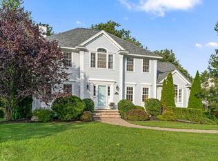 115 Colonial Ave, North Andover, MA 01845