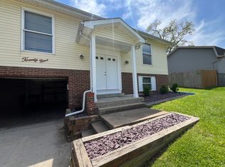 29 Debbie Dr, Saint Peters, MO