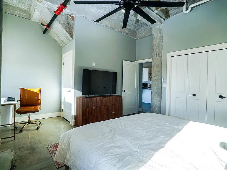 217 N Locust St #6A — Photo 14