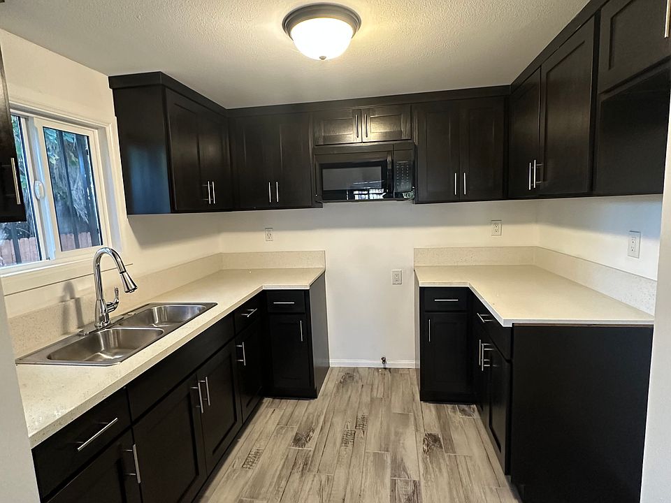 2nd image of 8625 Ivy St #8625
