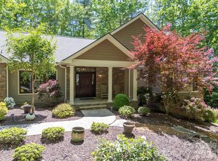 100 Falls Summit Rd, Hendersonville, NC 28739