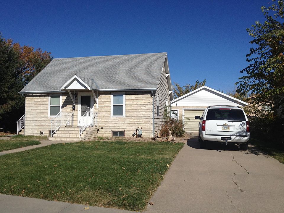 1st image of 112 E 31st St
