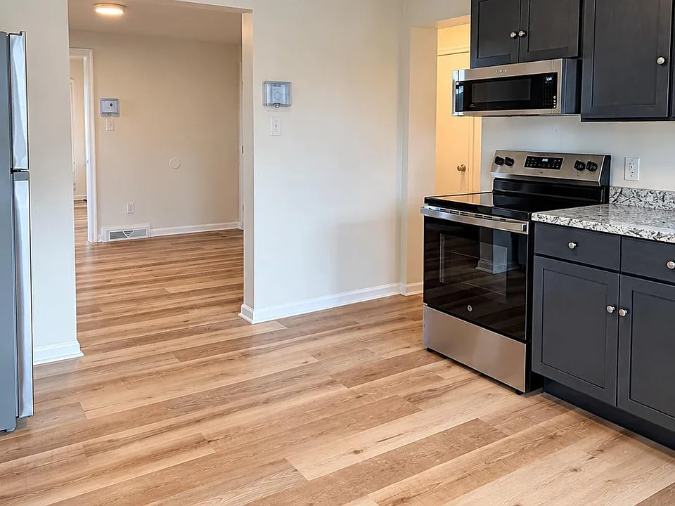 213 Main St #301