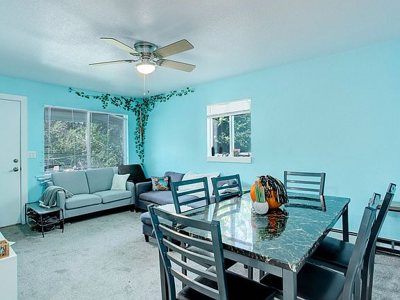 Living room pic #1