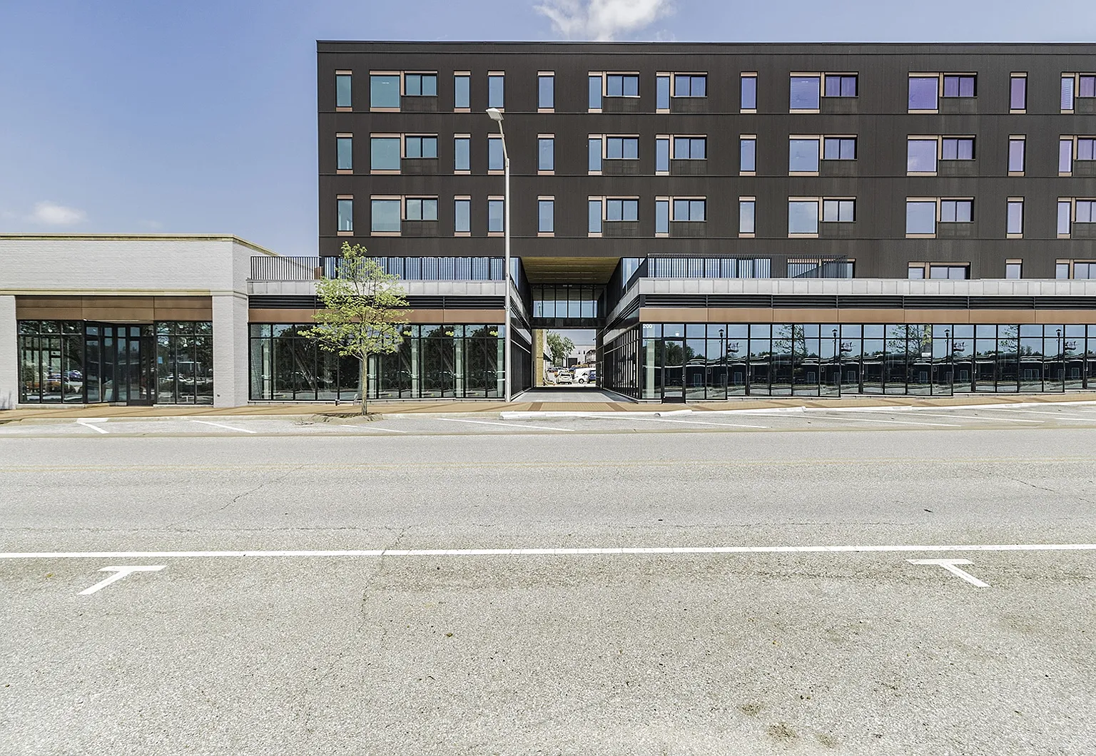 202 Railside — Photo 1