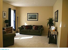 3rd image of 6839 Fox Run Dr