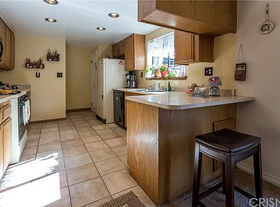 3rd image of 15540 Calle El Capitan