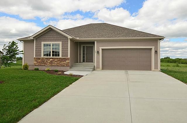1st image of 303 Fairview Cir