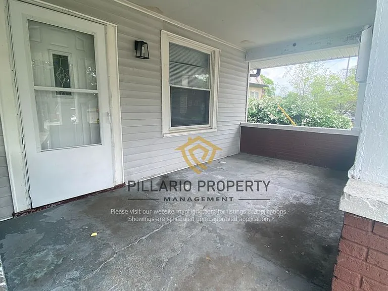 916-918 Fairfield Ave — Photo 3