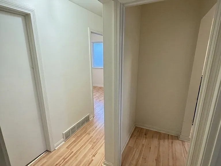 435 W 10th St #7 — Photo 8