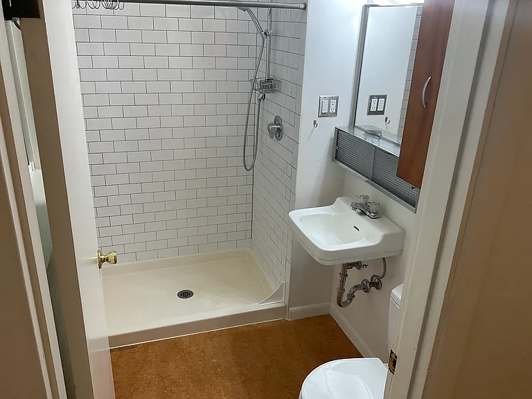 5320 SE Schiller St #3 — Photo 7
