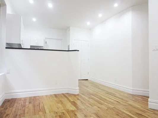 Rented by City Connections Realty | media 32