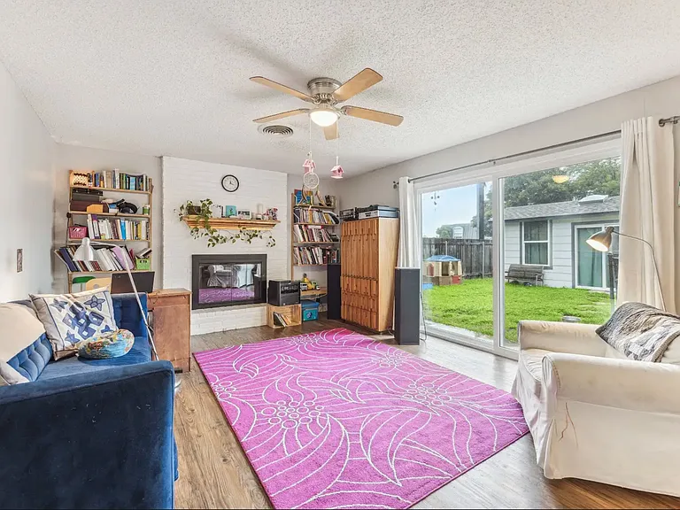 2306 Barton Skyway — Photo 1