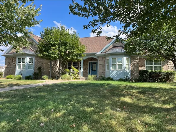 909 N 9th Ave, Winterset, IA 50273