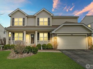 9461 Diana Ln, Huntley, IL 60142