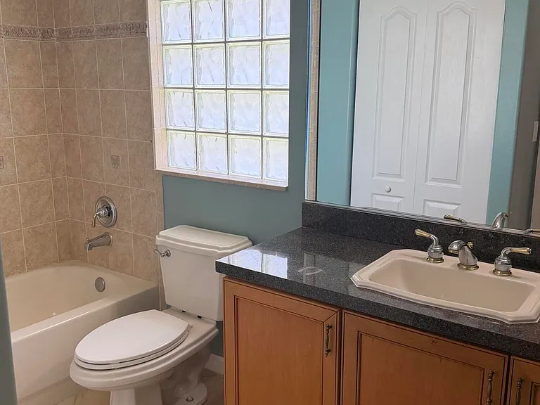 108 Kensington Way — Photo 37