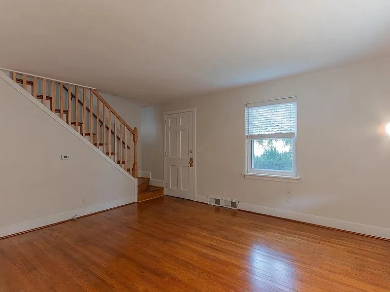 537 Long Ave — Photo 3
