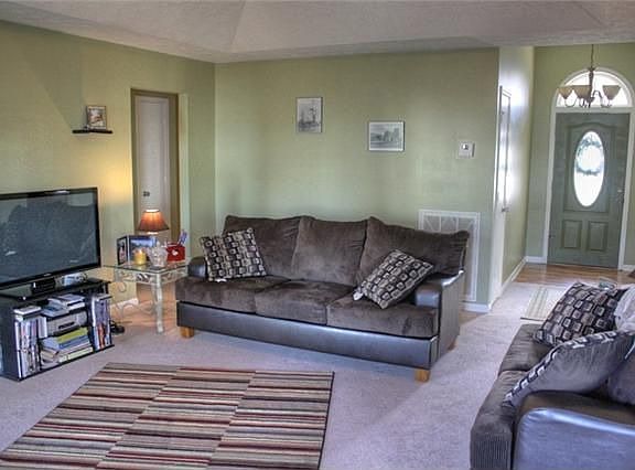 5th image of 732 Bluewater Dr