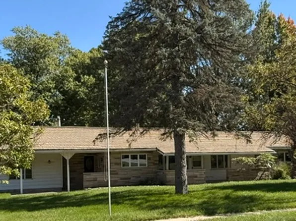 1301 S Main St #1, Eaton Rapids, MI 48827