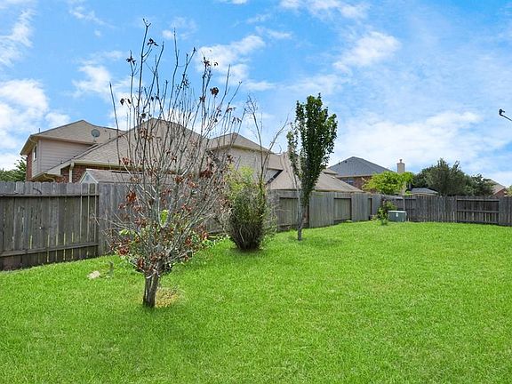 5th image of 8810 Sunforest Ln