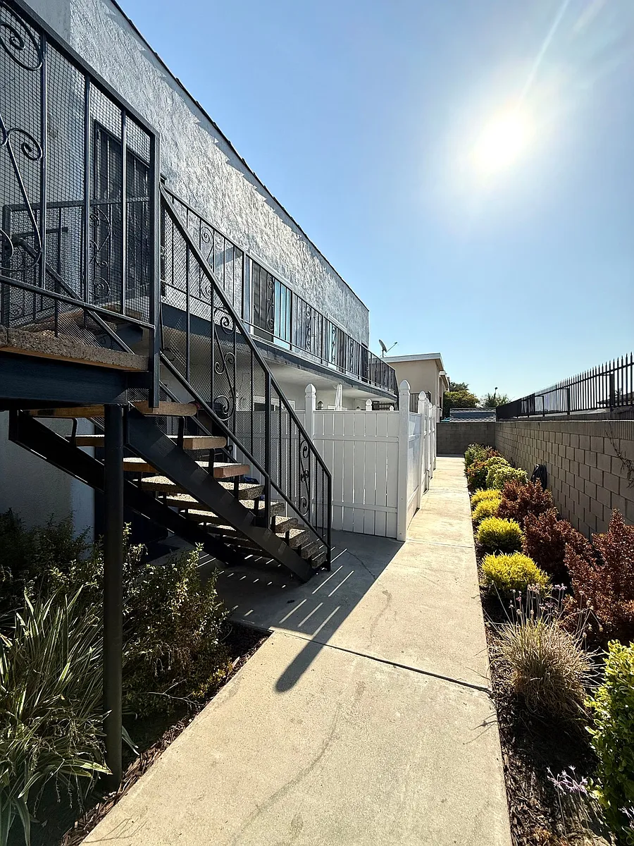 Building Photo - Ramona Apartments