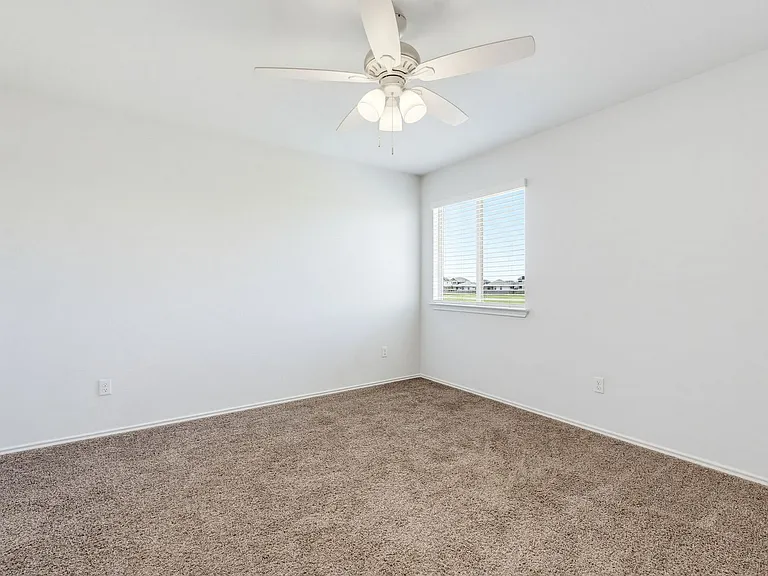 904 Garden Green Dr — Photo 15