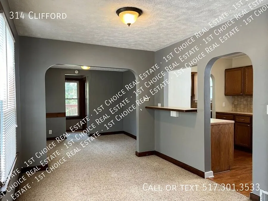 2-Bdr 1.5-Bth House With Gardening Potential — Photo 3