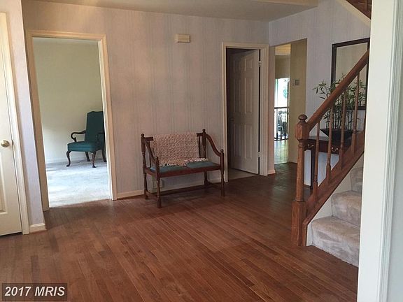 3rd image of 703 White Oaks Ave