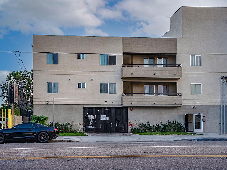 1st image of 11740 Vanowen St #204