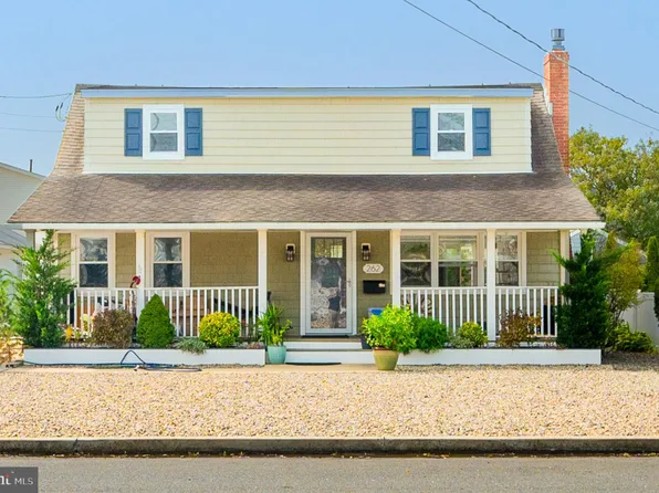 262 N 5th St, Surf City, NJ 08008