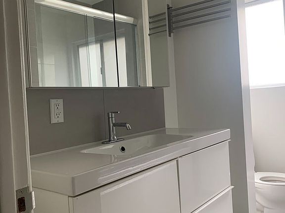 5th image of 11670 Chenault St #3