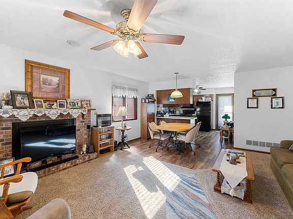 3rd image of 2406 Village Ln