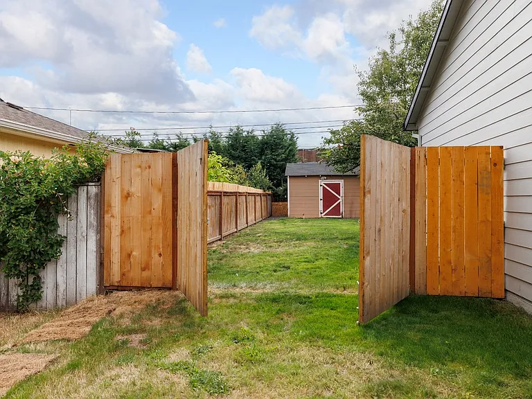 220 NW 137th Ave — Photo 25