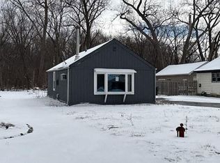 3012 Oakwood Ave, Johnsburg, IL 60051