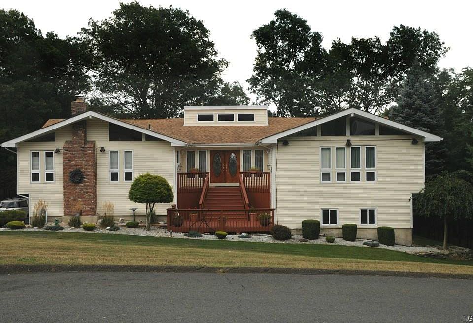 1st image of 64 Halley Dr