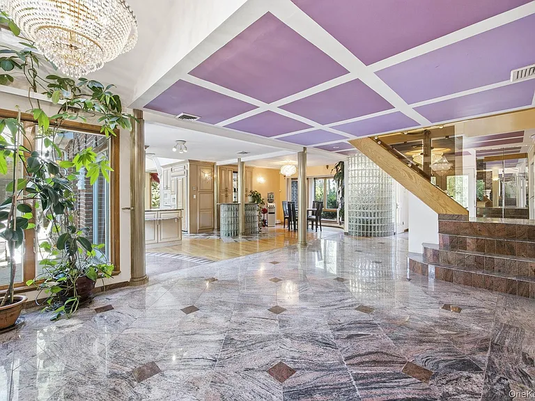 1 Bridle Path Dr — Photo 5